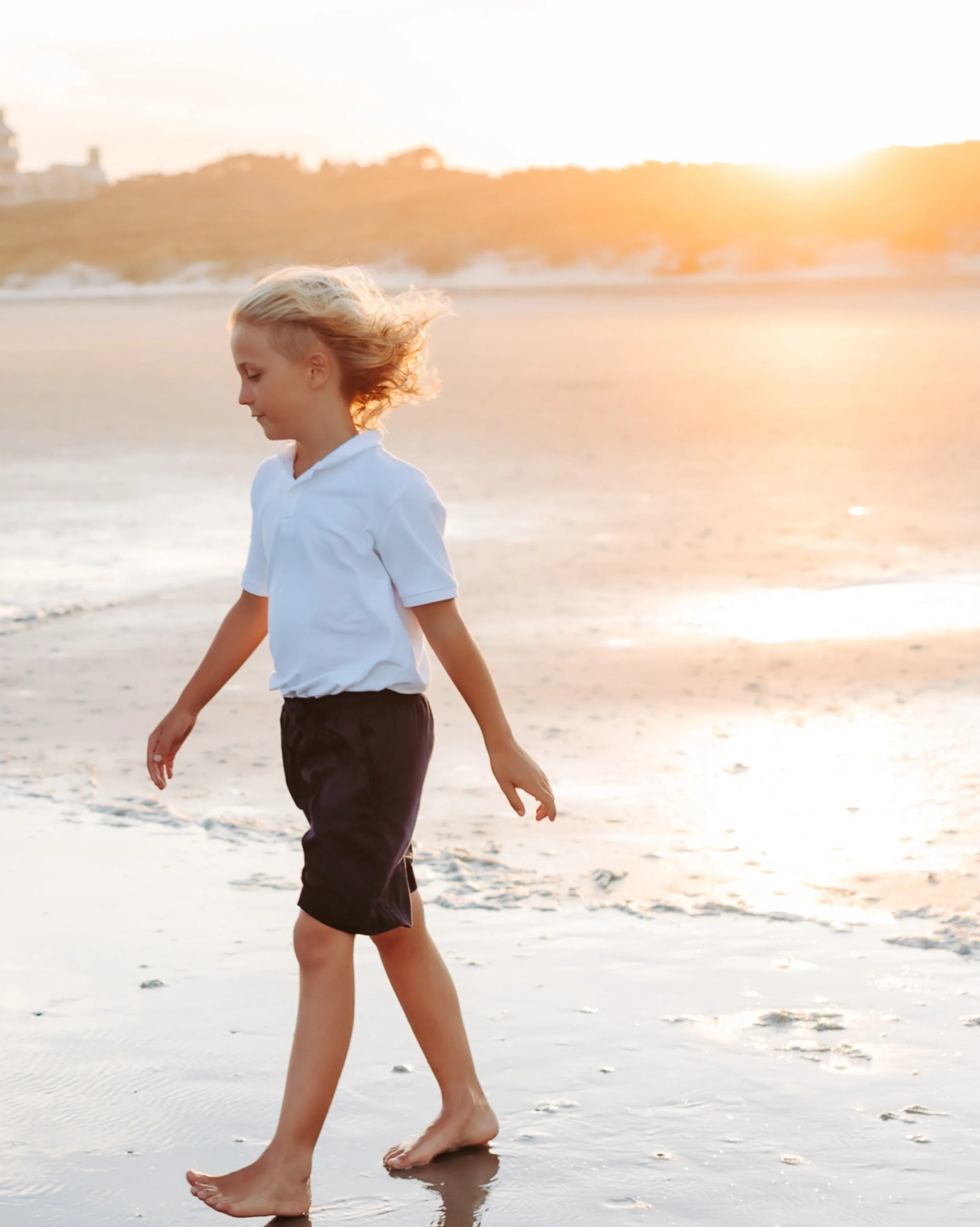 Salty air, warm sand, and your favorite person by your side. 🐚 

I&rsquo;ll make your session easy and fun with natural prompts instead of stiff poses. 

Get ready to laugh, relax, and enjoy the view! 🌅 

#KiawahIslandPhotos #IsleOfPalmsCouplesPhot