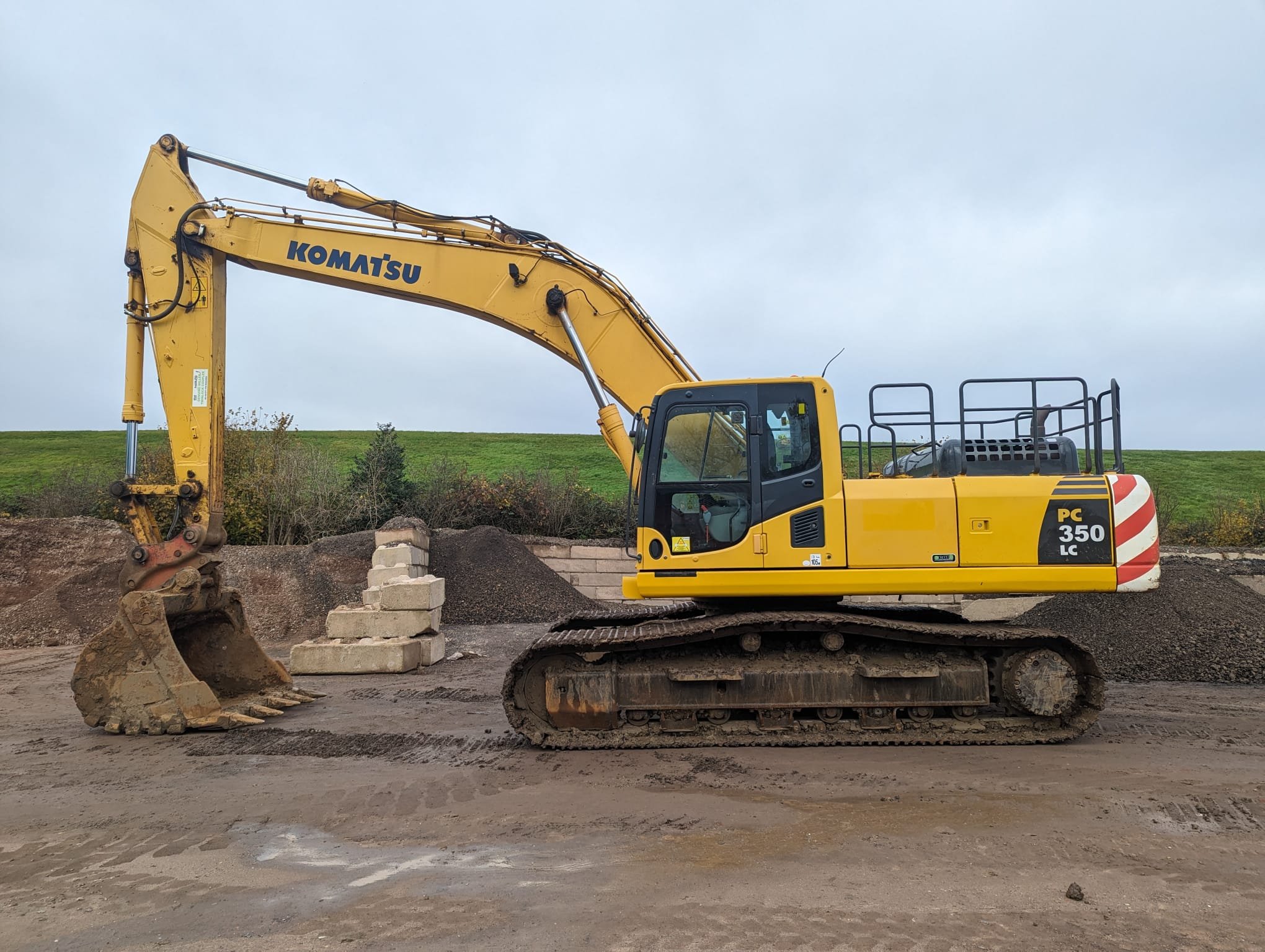 2017 KOMATSU PC350LC-8