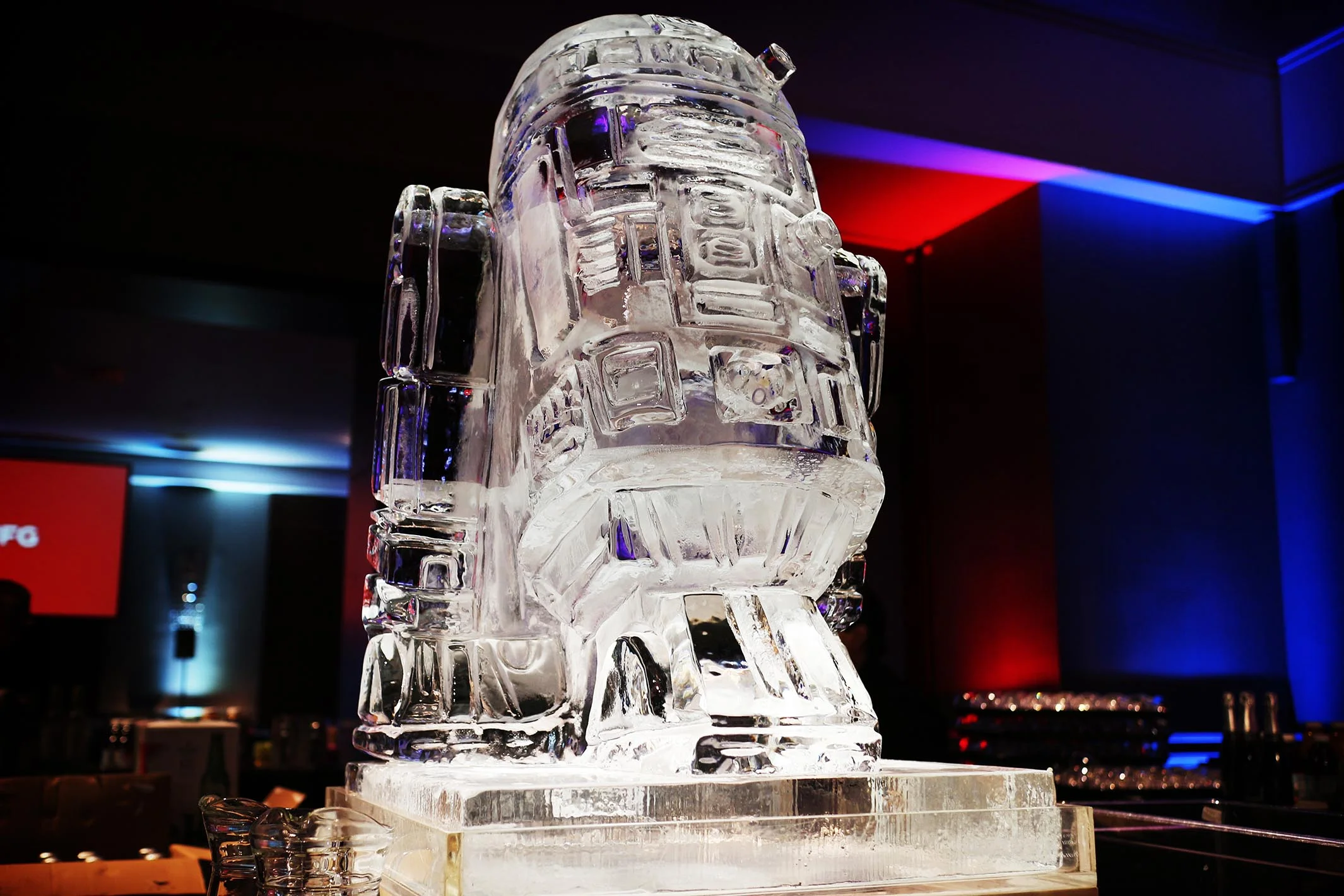 R2D2 Replica Luge
