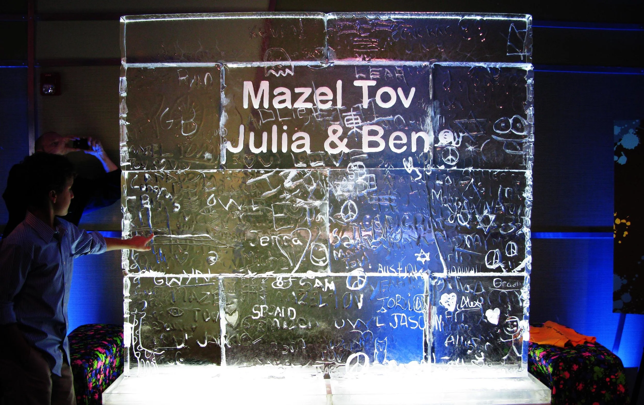 Ice Wall Guestbook with Engraving