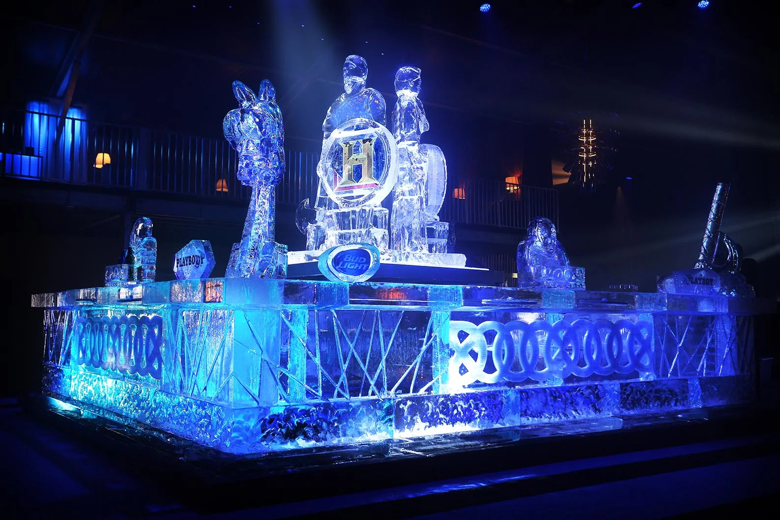 Ice Bar with Centerpiece Sculptures