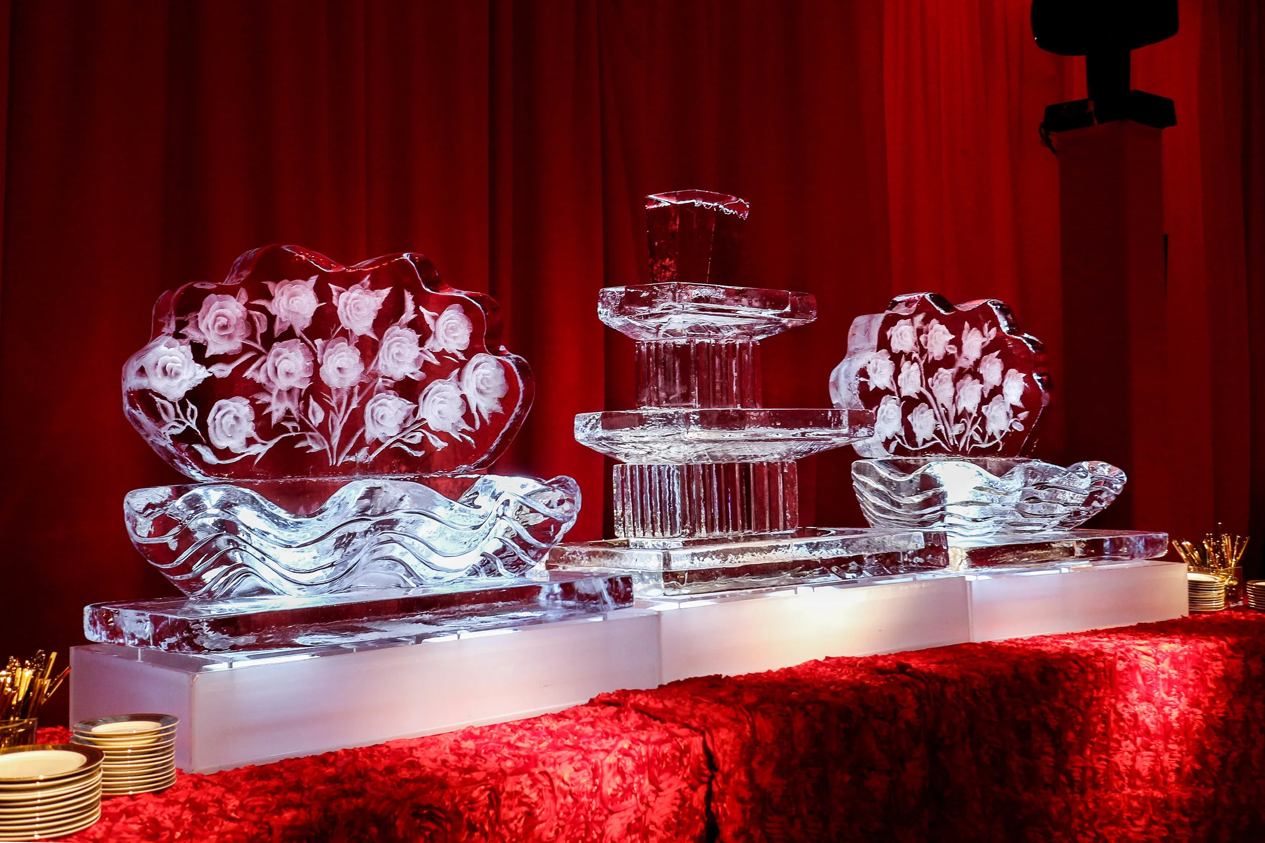 Clamshells and 3-Tier Raw Bar