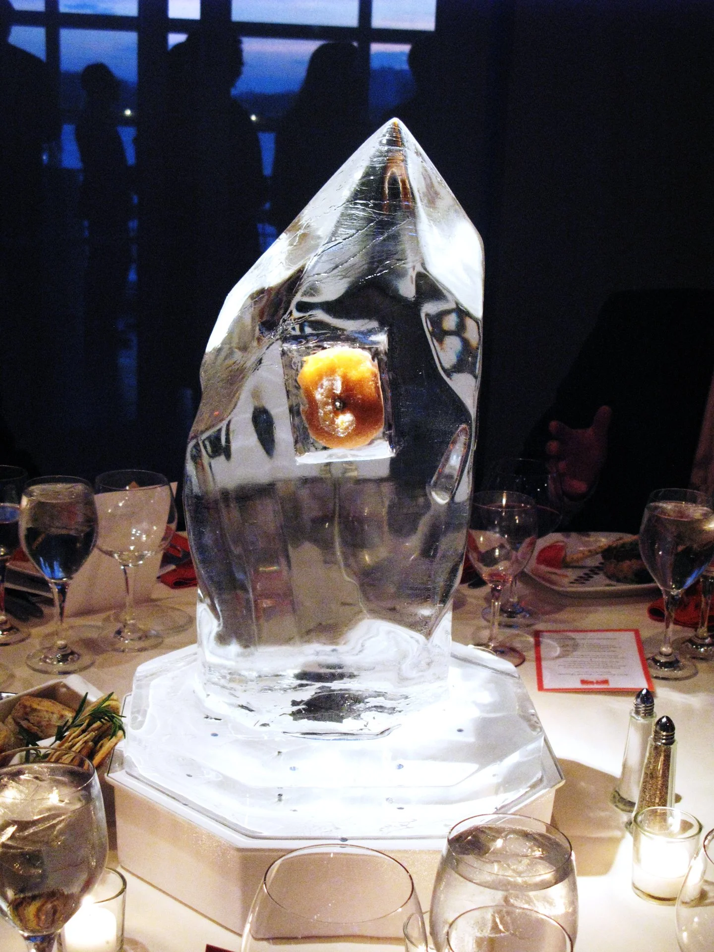070423-chelsea-piers-food-bank-tabletop-centerpieces-orange-frozen-ice-rock-3.jpg