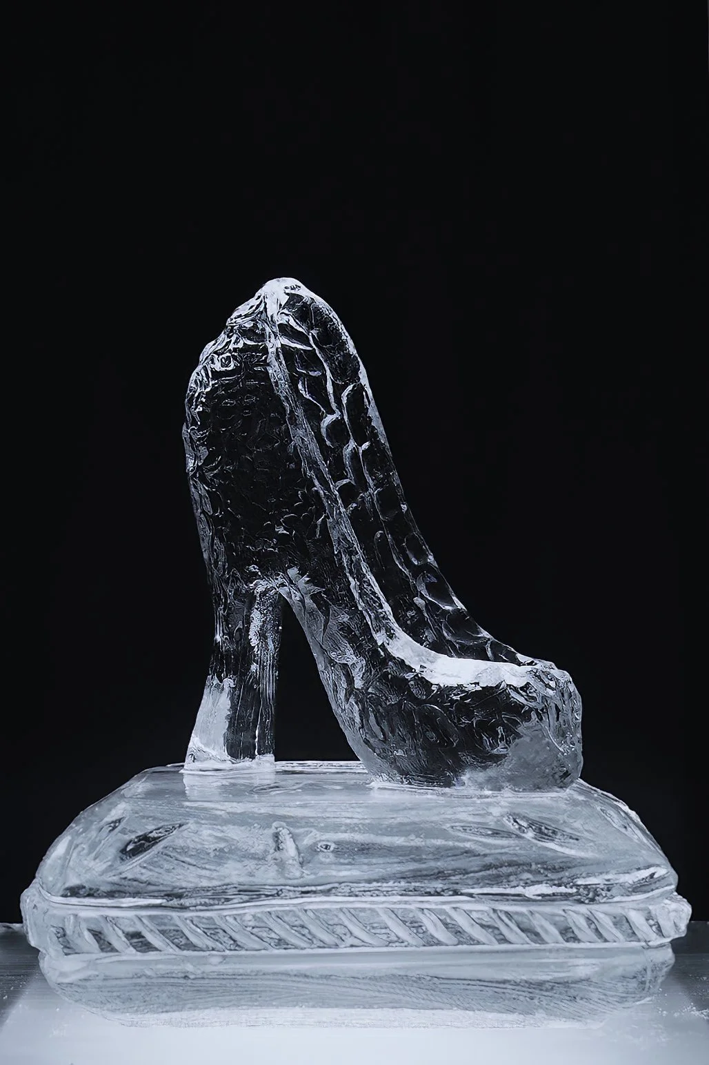 COLLABORATIONS: Ice Sculpture for Disney’s Cinderella 75th Anniversary