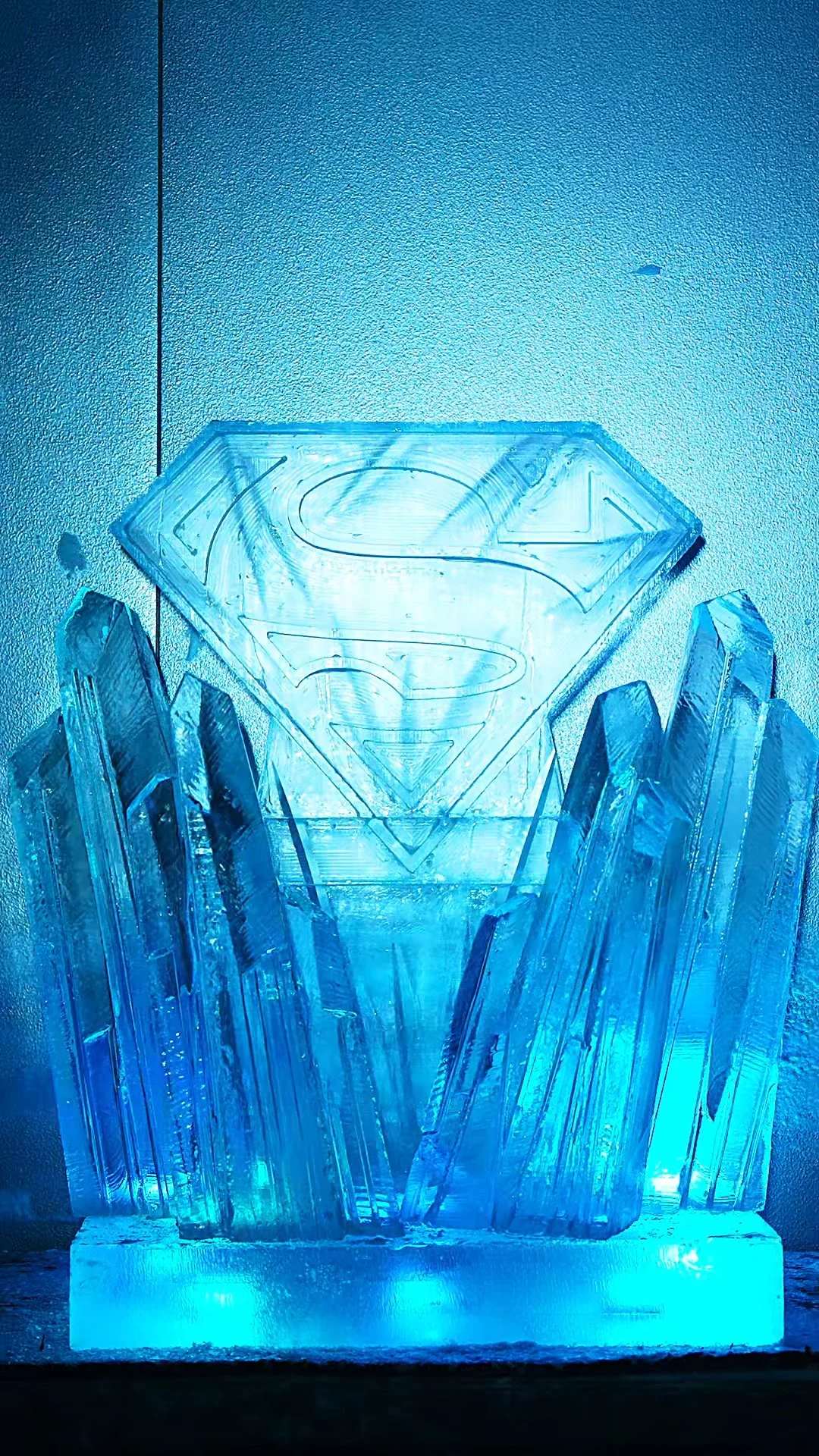COLLABORATIONS: Okamoto Studio Creates Ice Sculpture for Superman Movie Promotion