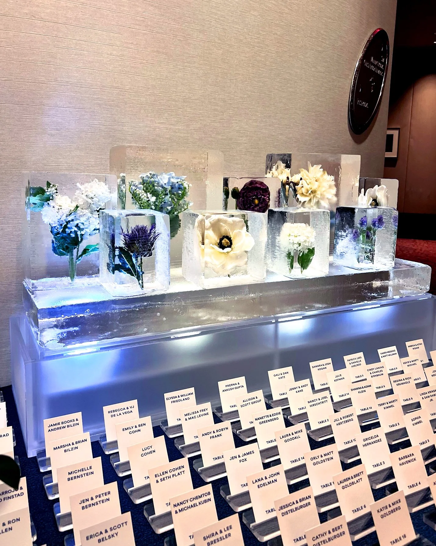 121325-cube-forms-florals-frozen-invite-table.jpg