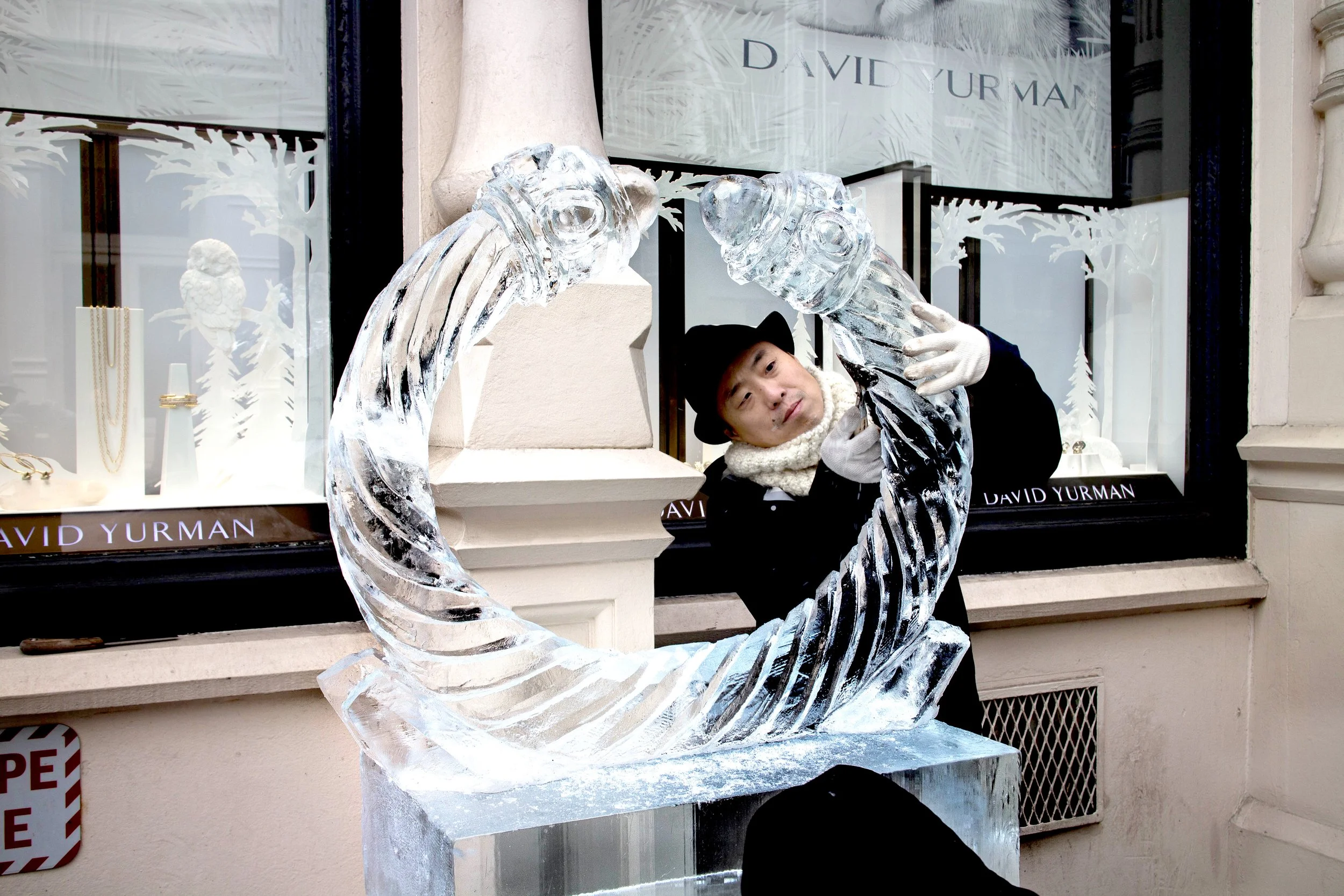 171216-David-Yurman-live-carving-replicas-bracelet.jpg