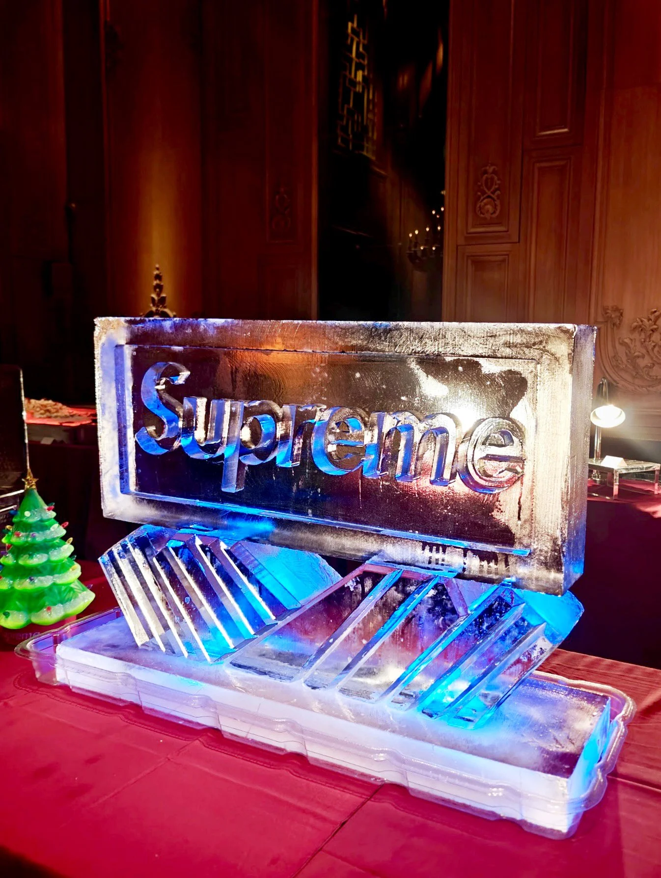 121826-supreme-logo-clear.jpg
