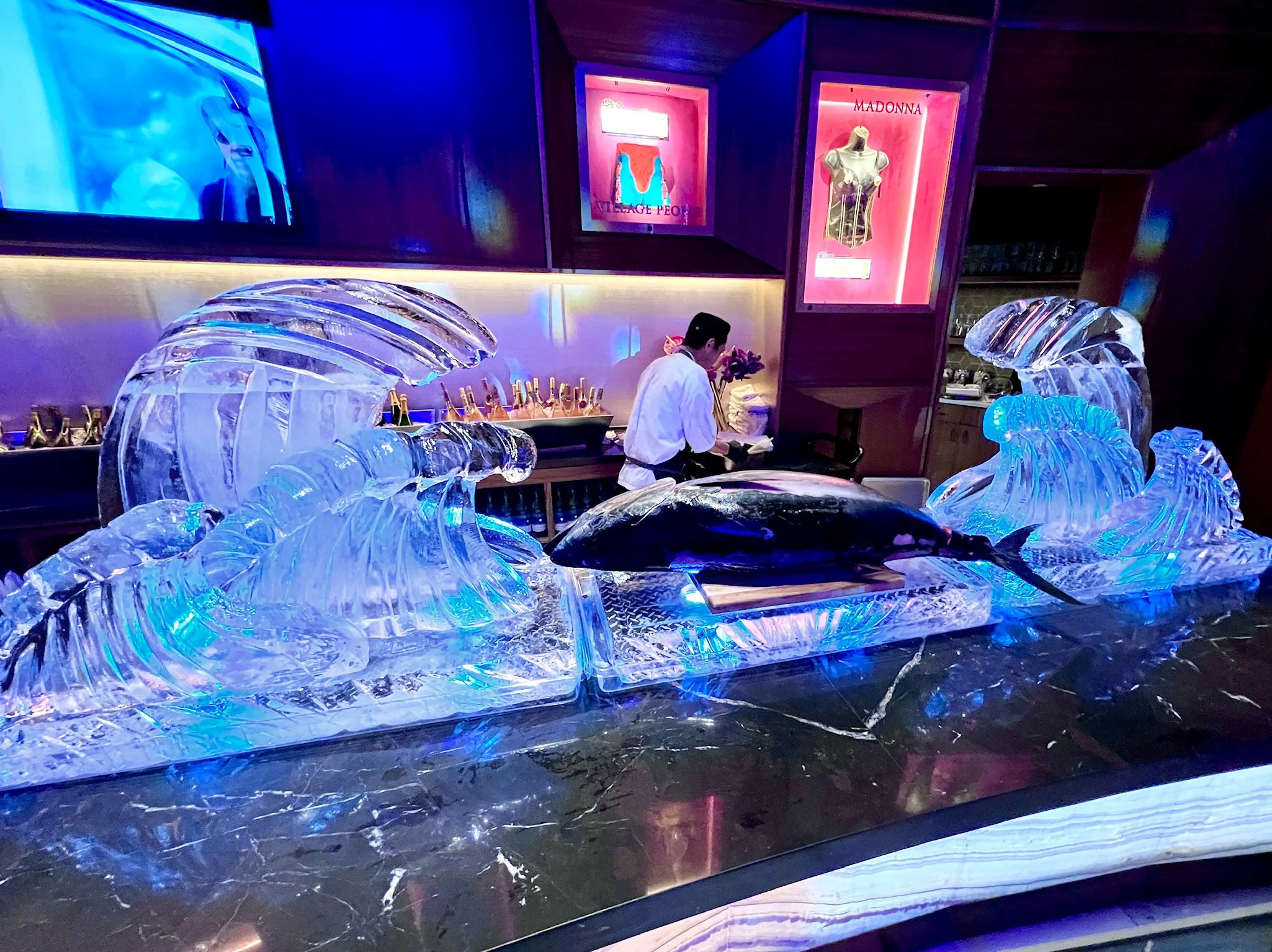 051222-big-waves-tuna-cutting-display.jpg
