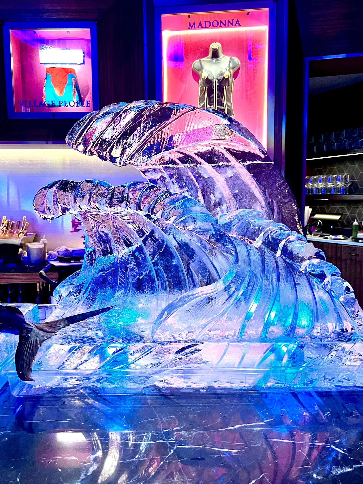 051222-big-waves-2.jpg