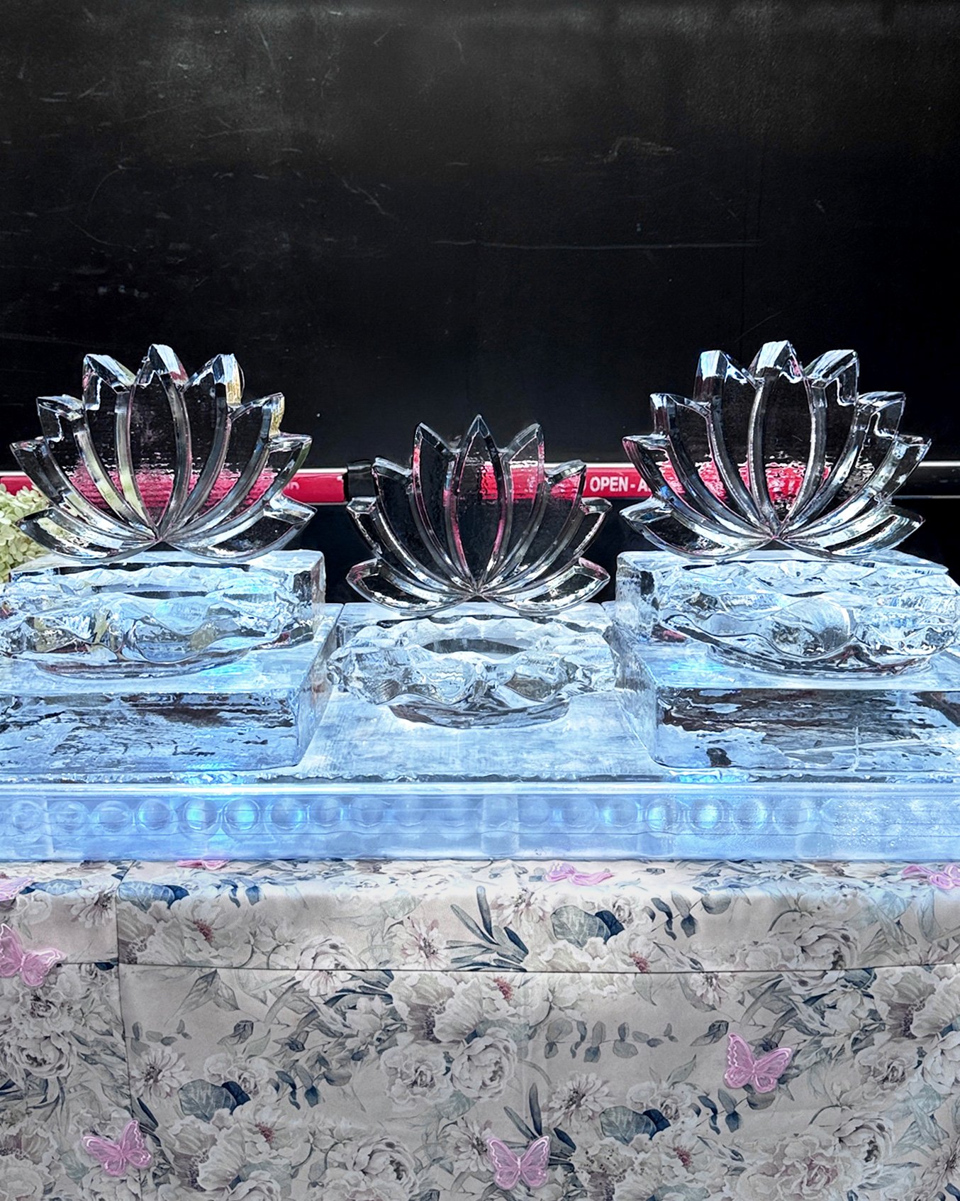 091326-lotus-shape-caviar-display.jpg