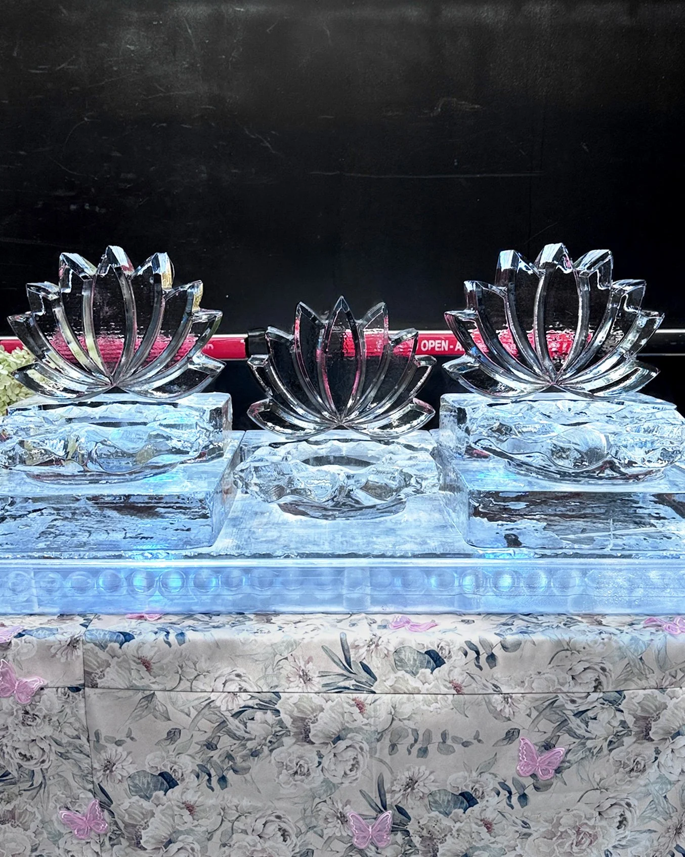 091326-lotus-shape-caviar-display.jpg
