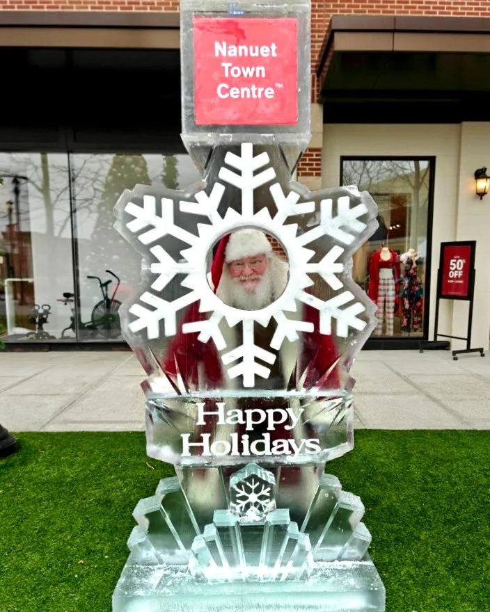 121325-snowflake-photo-op-frame-nanuet.jpg