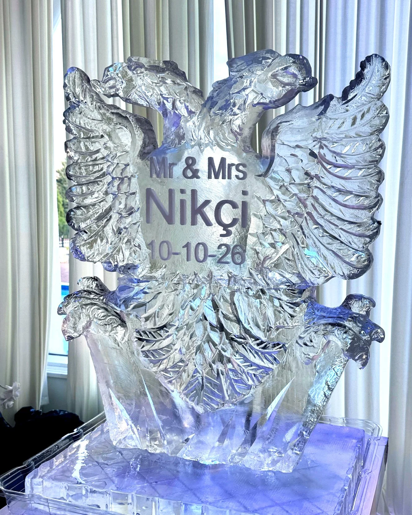 101026-Albanian-eagle-wedding.jpg