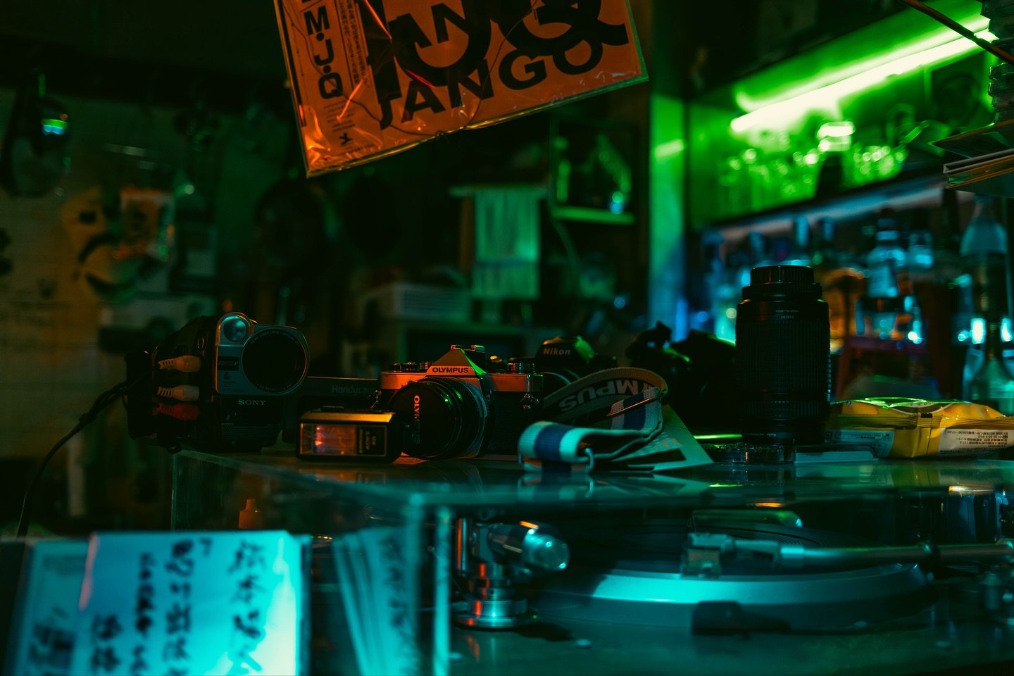 Japan has this habit of pulling you into places you never planned to see. That tiny bar we wandered into on our first night in Wakayama &mdash; a reminder that the best spots are sometimes stumbled upon.

@kissa2stroke was a story...every corner pack