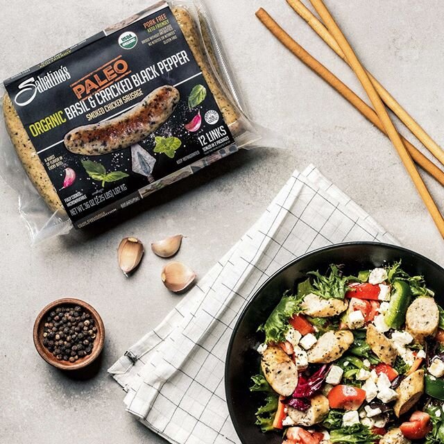 Start your week off right! ⁠
⁠
Did you know our #Paleo #Organic  Basil &amp; Cracked Black Pepper chicken #sausage goes great in salads? 🥗 🌿 🍗 👍🏼⁠
⁠
Available exclusively at your local @costco ⁠
😋⁠
😋⁠
#sabatinosgourmet #chickensausage #tasty #
