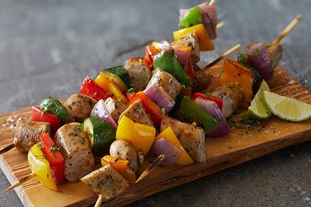 Sabatino&rsquo;s does it again! (Pun intended @costcodoesitagain 😁)⁠
⁠
Our #HEALTHY organic and #paleo chicken sausage is the perfect partner with your favorite #fresh veggies. This world class kabob took little work, but is loaded with flavor! 🔥🔥