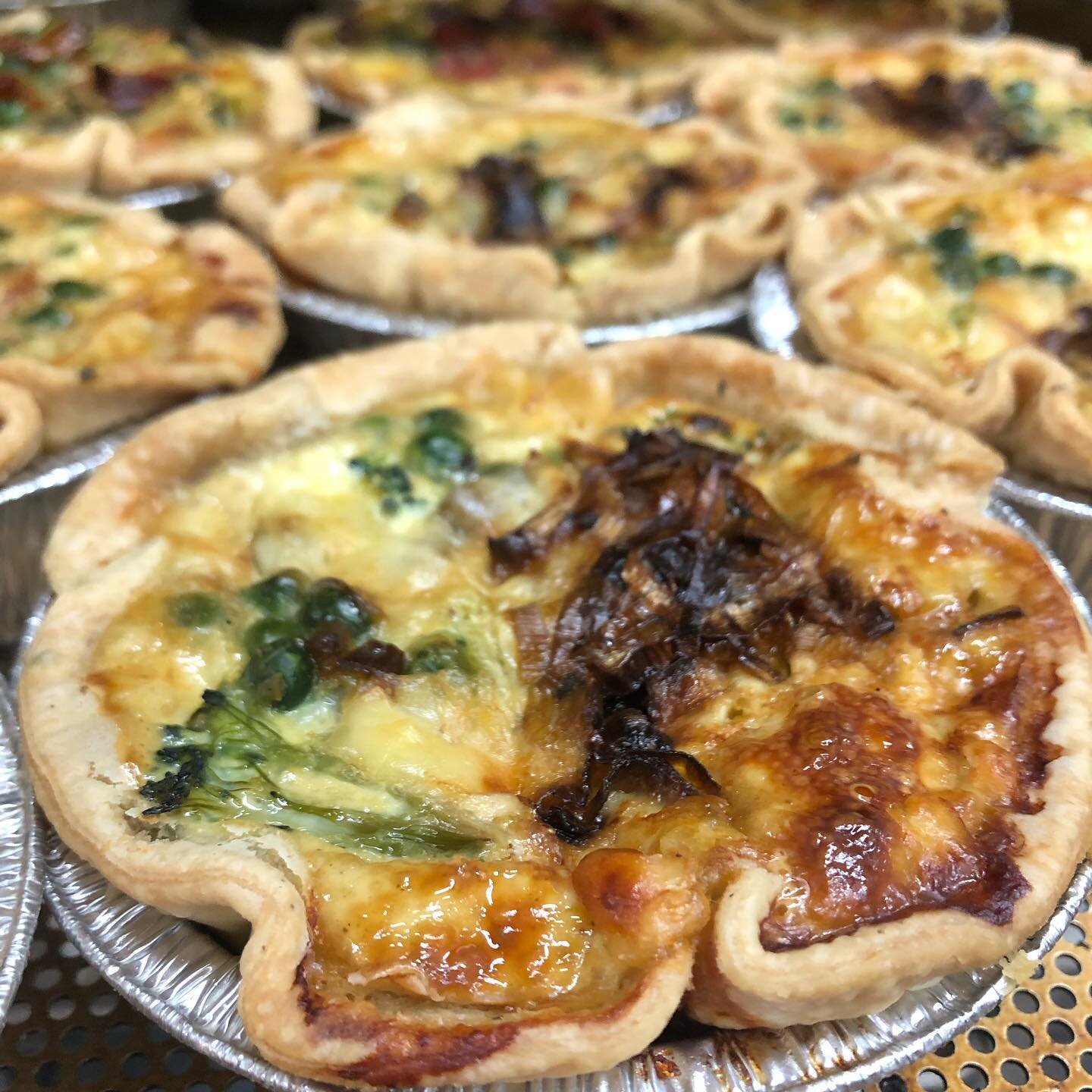 We have beautiful quiches in our homemade crust! We currently have a Vegetable Pesto and a Vegetable Chicken variety! 

We&rsquo;re open Wednesdays 10-5pm, and Thursdays through Saturdays 10-6pm! 

#robsgoodfood  #localbusiness #eastyork #eastend #ea