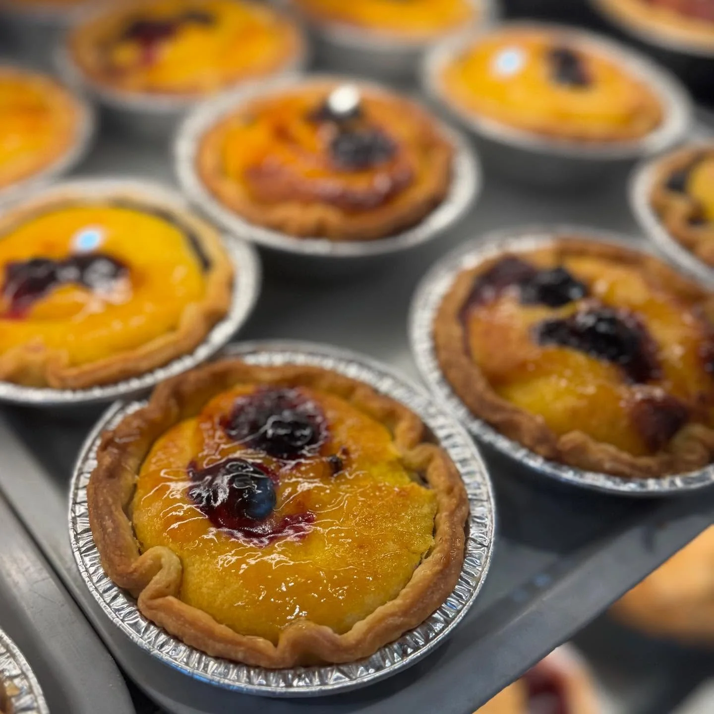 In the mood for something sweet? Stop by to see our current selection of delicious in-house made tarts including our Blueberry Almond Lemon variety! 🥧🥧🥧🍋🍋🍋 🫐🫐🫐

Open today until 5pm! 
#robsgoodfood #tophampark #parkviewhills #easttoronto #ea