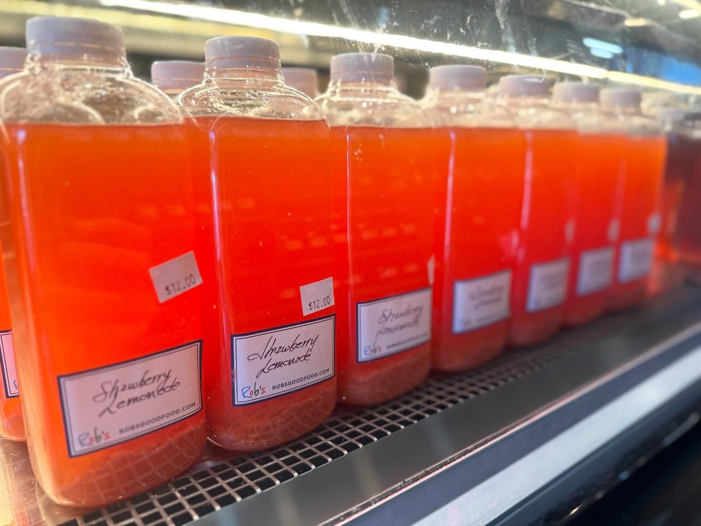 Reminder! We have absolutely delicious lemonade if you&rsquo;re looking for a drink to enjoy in this heat! Pictured is our strawberry lemonade variety! More flavours available in store! 🍋🍋🍋 🍓🍓🍓

Open today until 5pm! 
#robsgoodfood #tophampark 