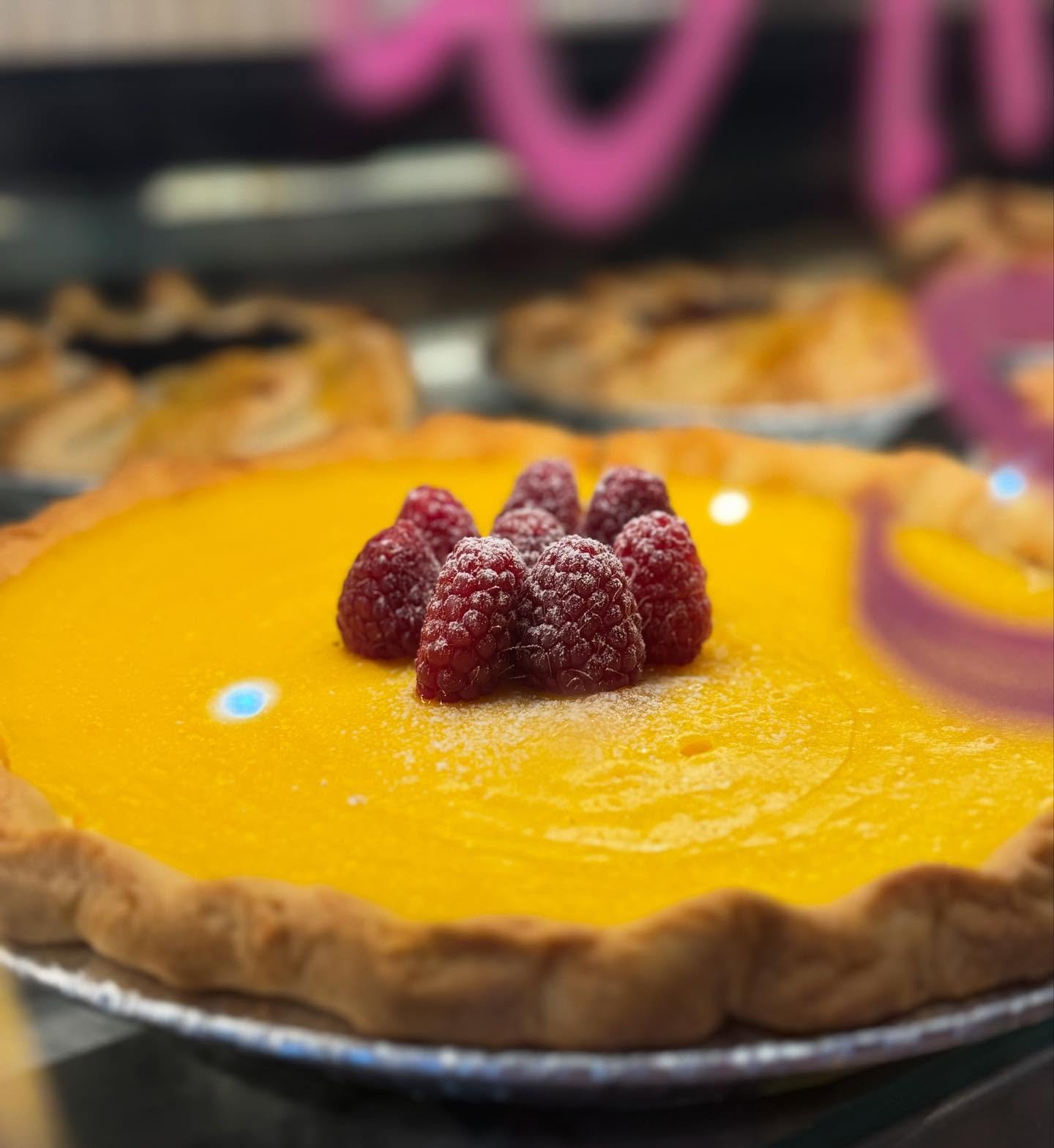 Love Lemon? Try our latest family-sized Lemon Curd Pie! 🍋🍋🍋 Comes with Blueberry Sauce on the Side 🫐🫐🫐

Open today until 5pm! 
#robsgoodfood #tophampark #parkviewhills #easttoronto #eastyork #torontolocalbusiness #torontofood #torontolocal #eas