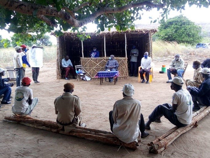 Community Leaders Meet, Photo courtesy of Verde Azul Consult
