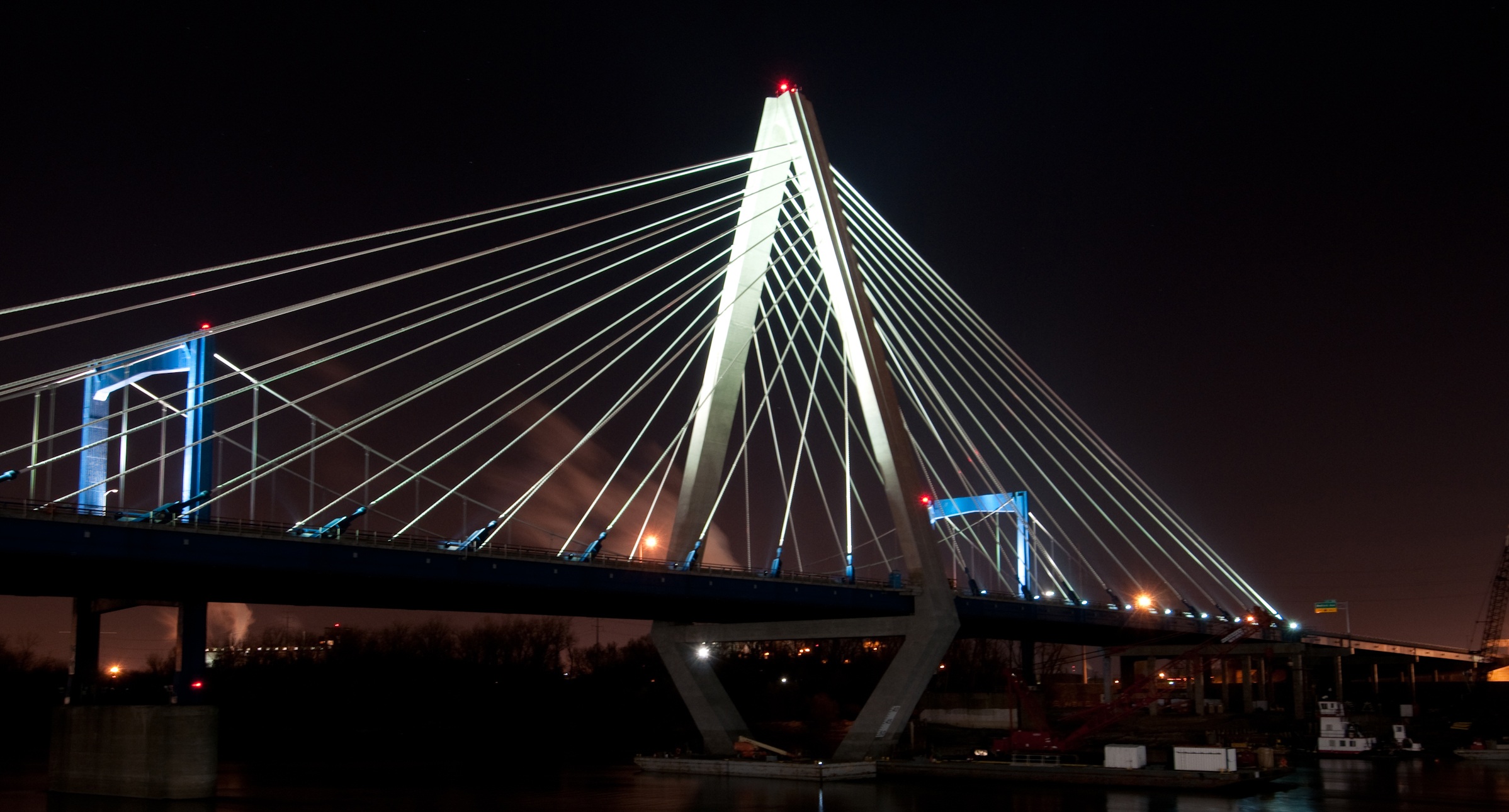 pi.pic_.bond_bridge_nighttime2_101122.jpg