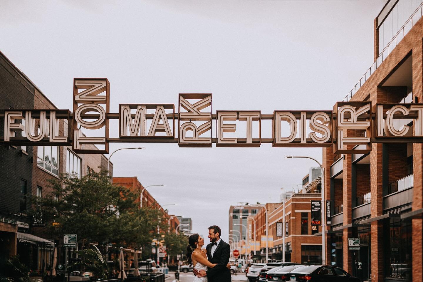 Hey neighbor, happy Friday! 👋

We love sending our couples to Fulton Market for rehearsal dinners, brunches and after parties. Here are a few Walden faves to check out this weekend! 
@emporiumchicago 
@beatrixrestaurants 
@timeoutmarketchicago 
@aba