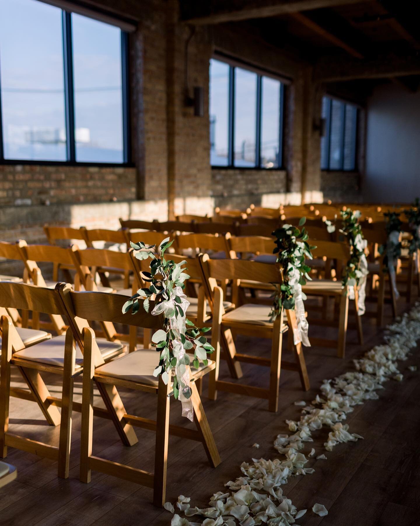 golden hour magic ✨

📷: @sophiecazottes 
💐: @kloeckner_preferred_flowers