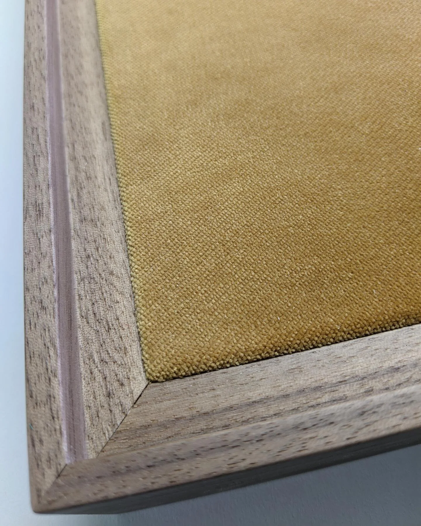 Walnut frame with water clear ultra matte catalyzed finish, and velvet display pillow insert. Shown here without the inset fitting glass cover. Display case for @creedboutique Las Vegas showroom ➡️ process shots.
