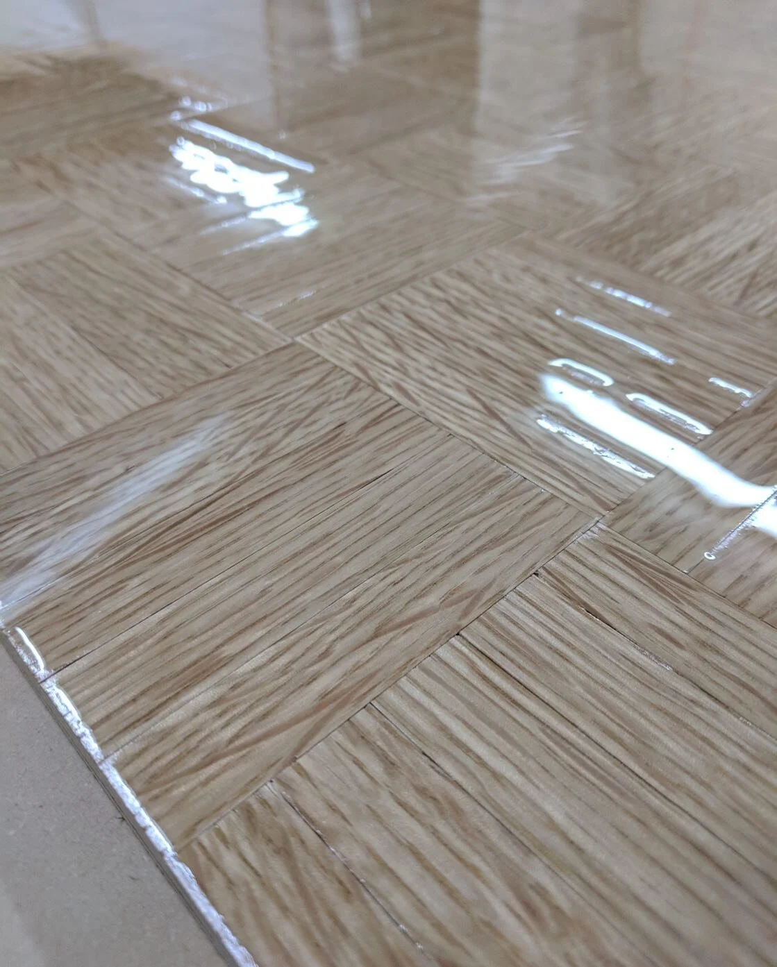 .
.
.
.
.
#whiteoak #quartersawn #mini #wetout #custom #parquetflooring #veneer #waterbasedfinish #oldjob #workshop #satisfying