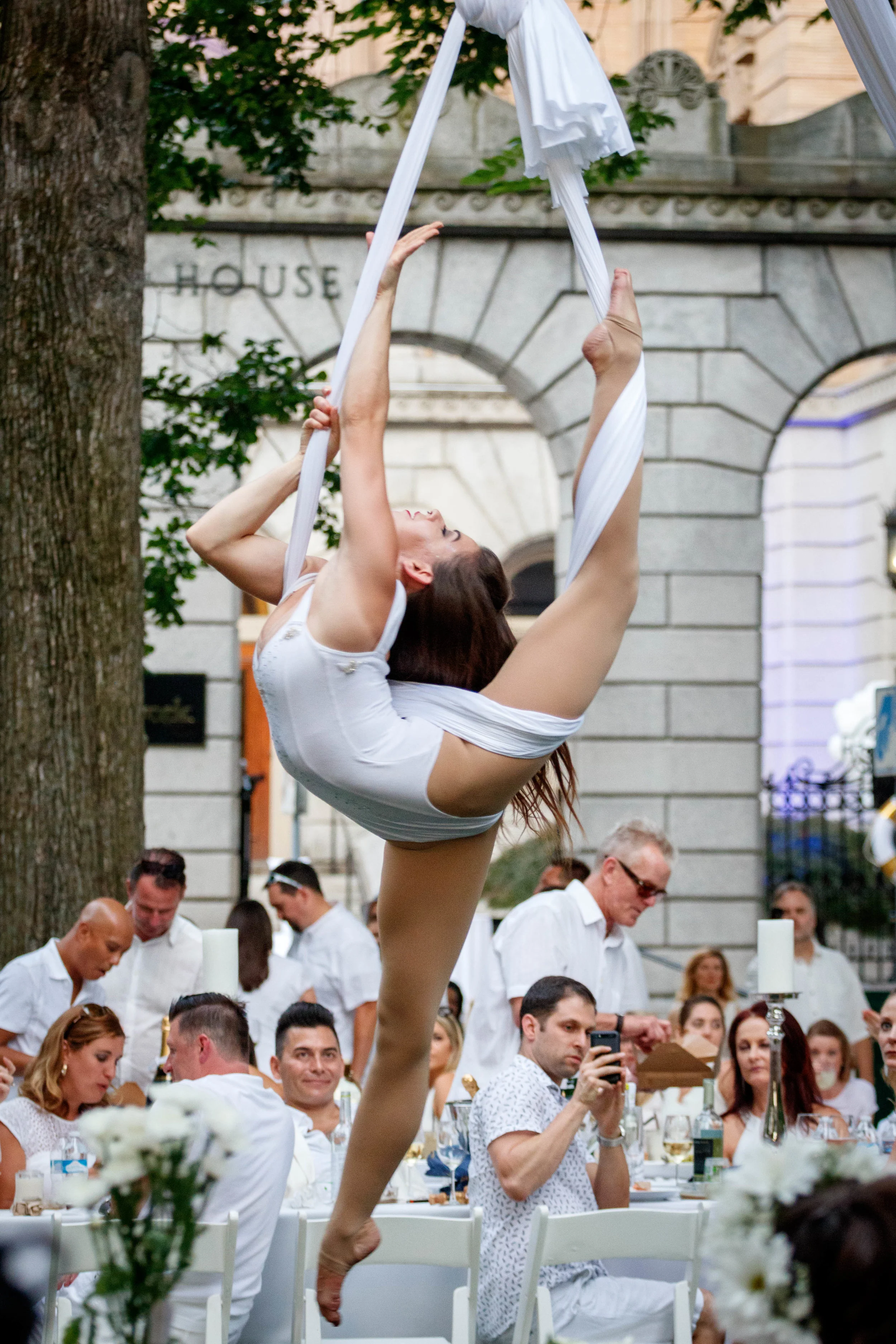 DîNER EN BLANC