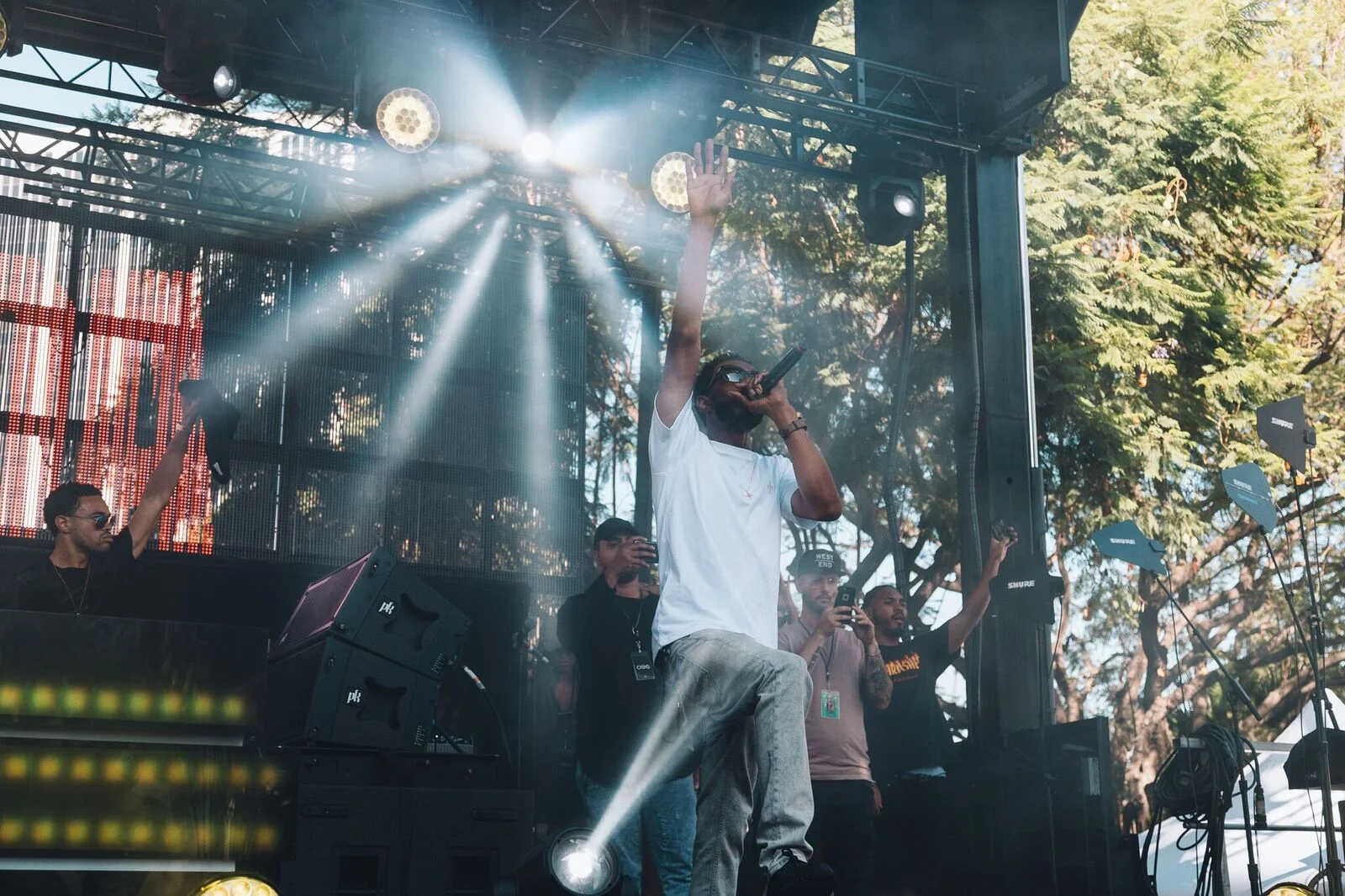 LA'S MAD DECENT PARTY