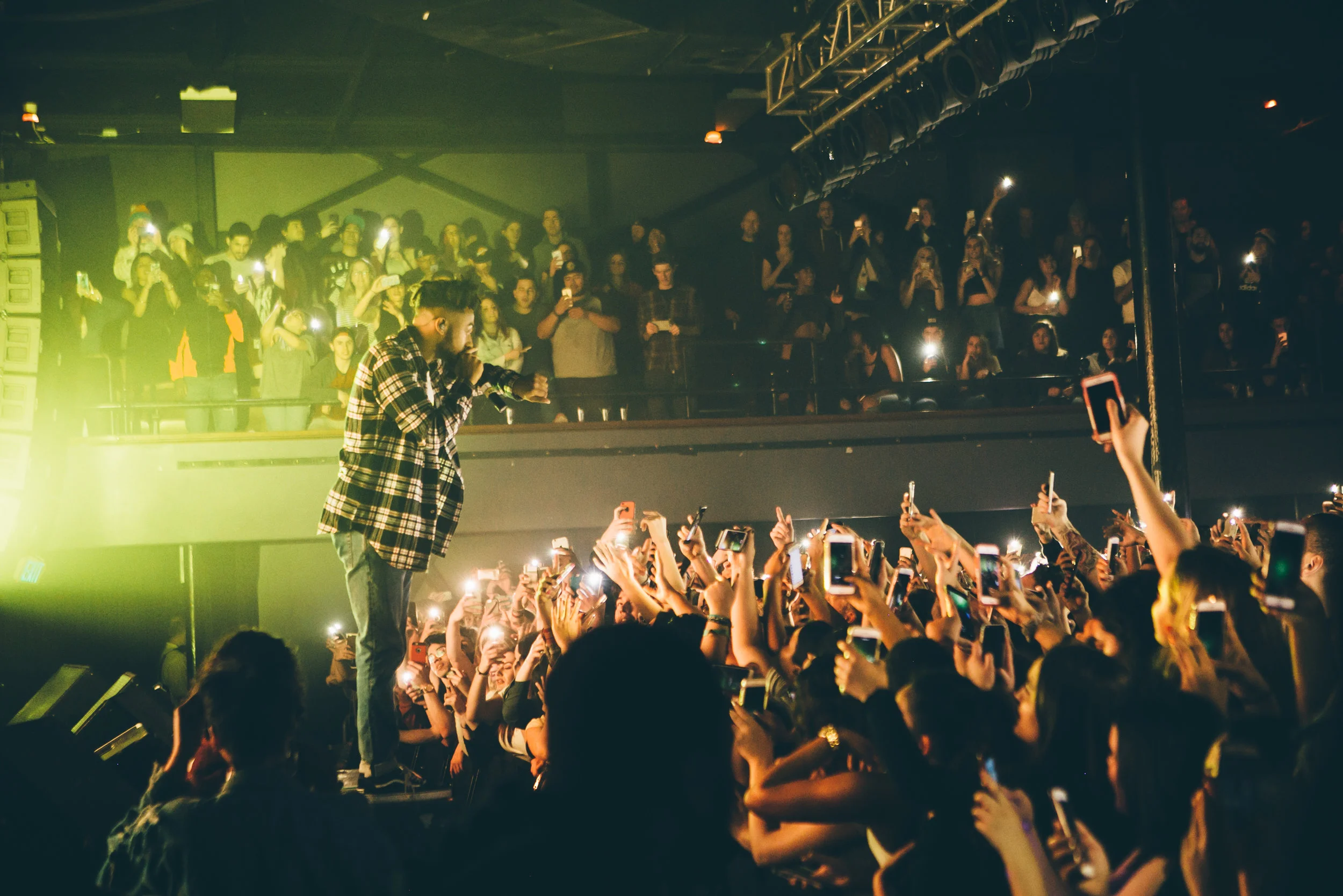 HOMECOMING: AMINE´ BRINGS HUGE SHOW