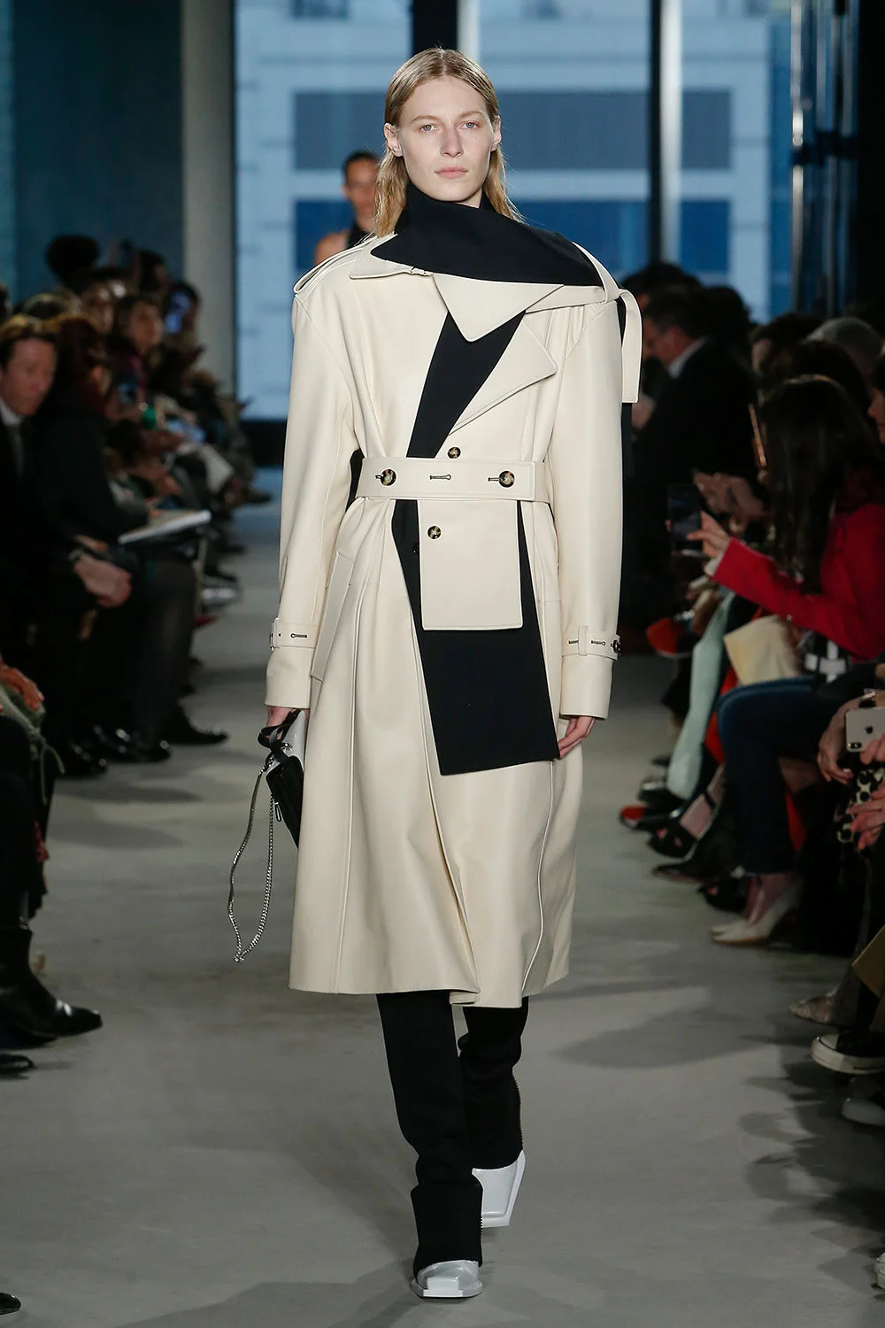 ps-fw19-runway_04.jpg