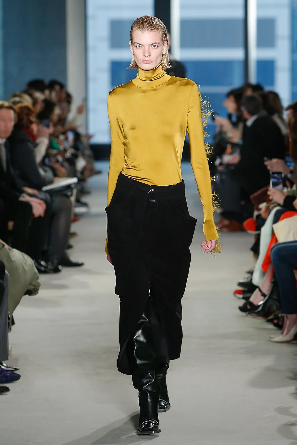 ps-fw19-runway_12.jpg