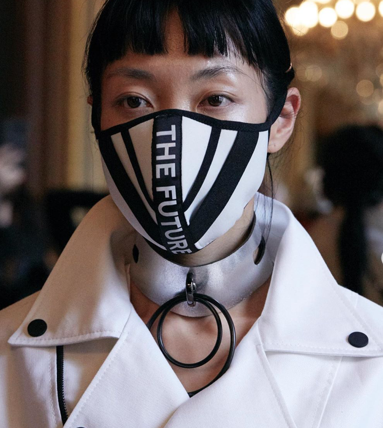PARIS FASHION WEEK: FLYING SOLO 
