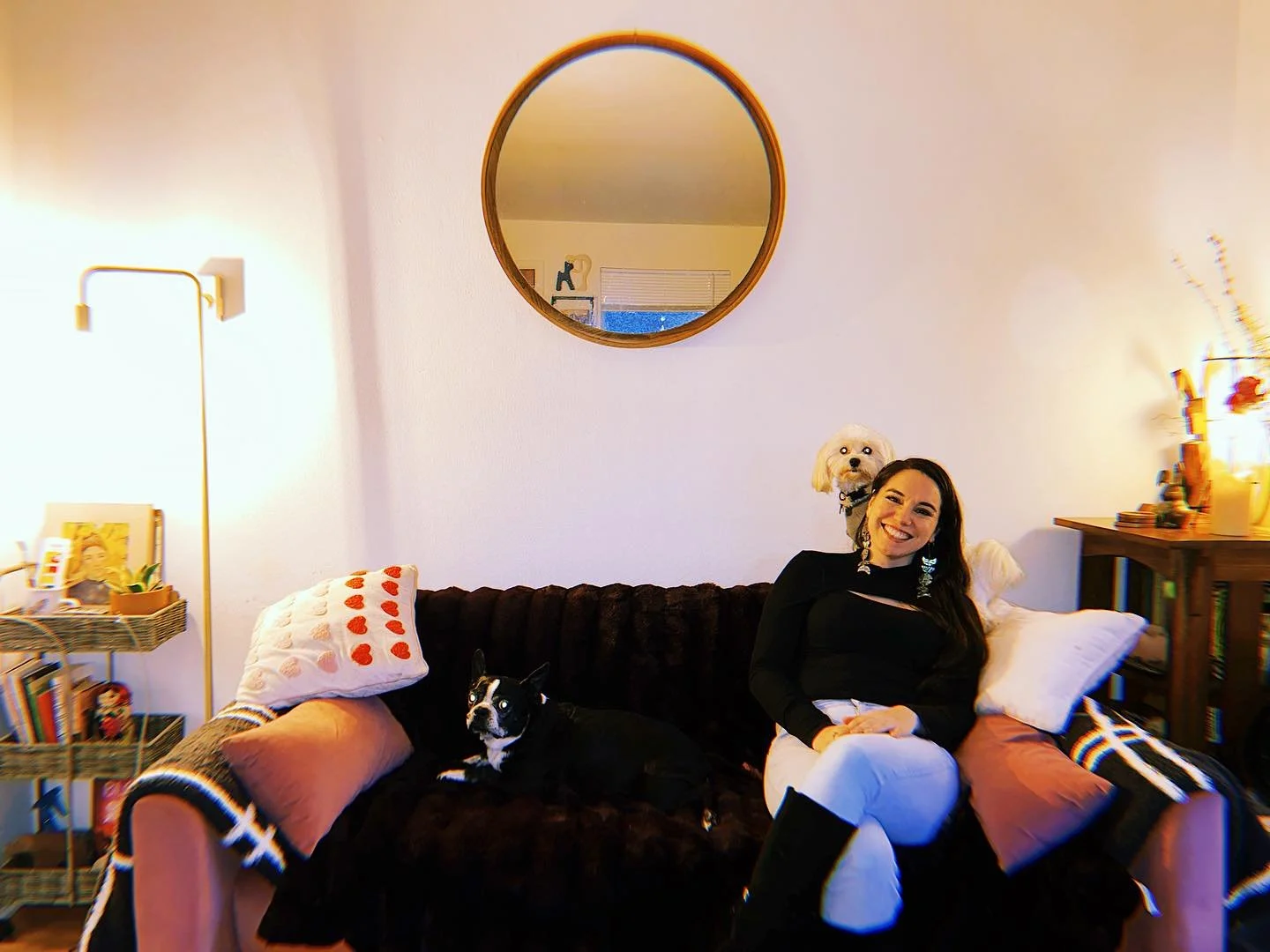 Tea and cake with @aliciarabbitheart and the puppies 🫖🍰🐶