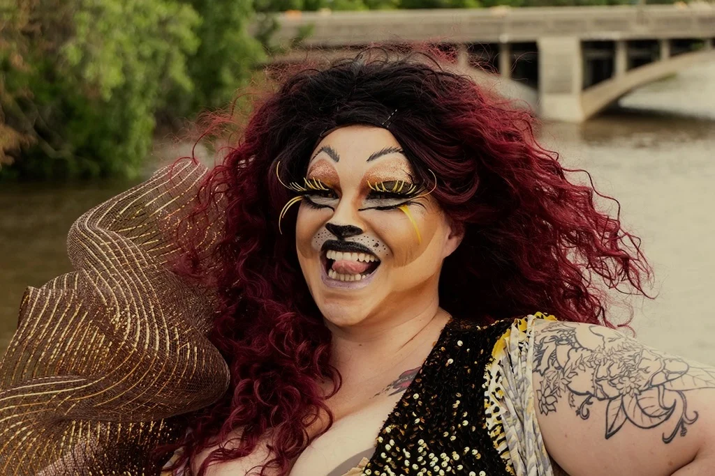 Full Time Performing, Arting and Creating!