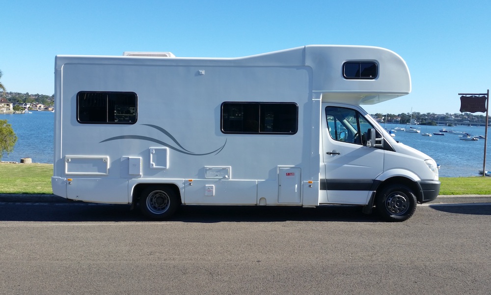 autosleepers-campervans-hire-sydney-motorhomes-hightop-budget-deluxe-australia-6berth-2.jpg