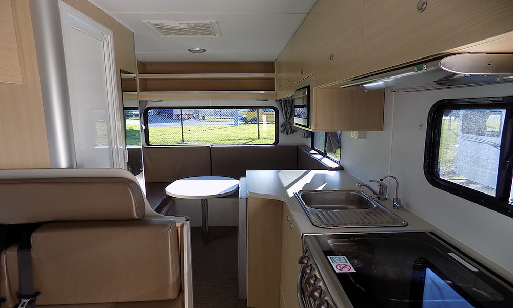 autosleepers-campervans-hire-sydney-motorhomes-hightop-budget-deluxe-australia-6berth-4.jpg