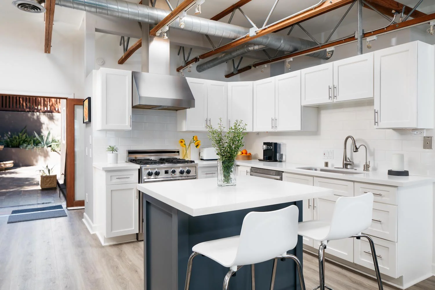 8855 Wonderland Ave - VirtuallyHereStudios.com-11.jpg