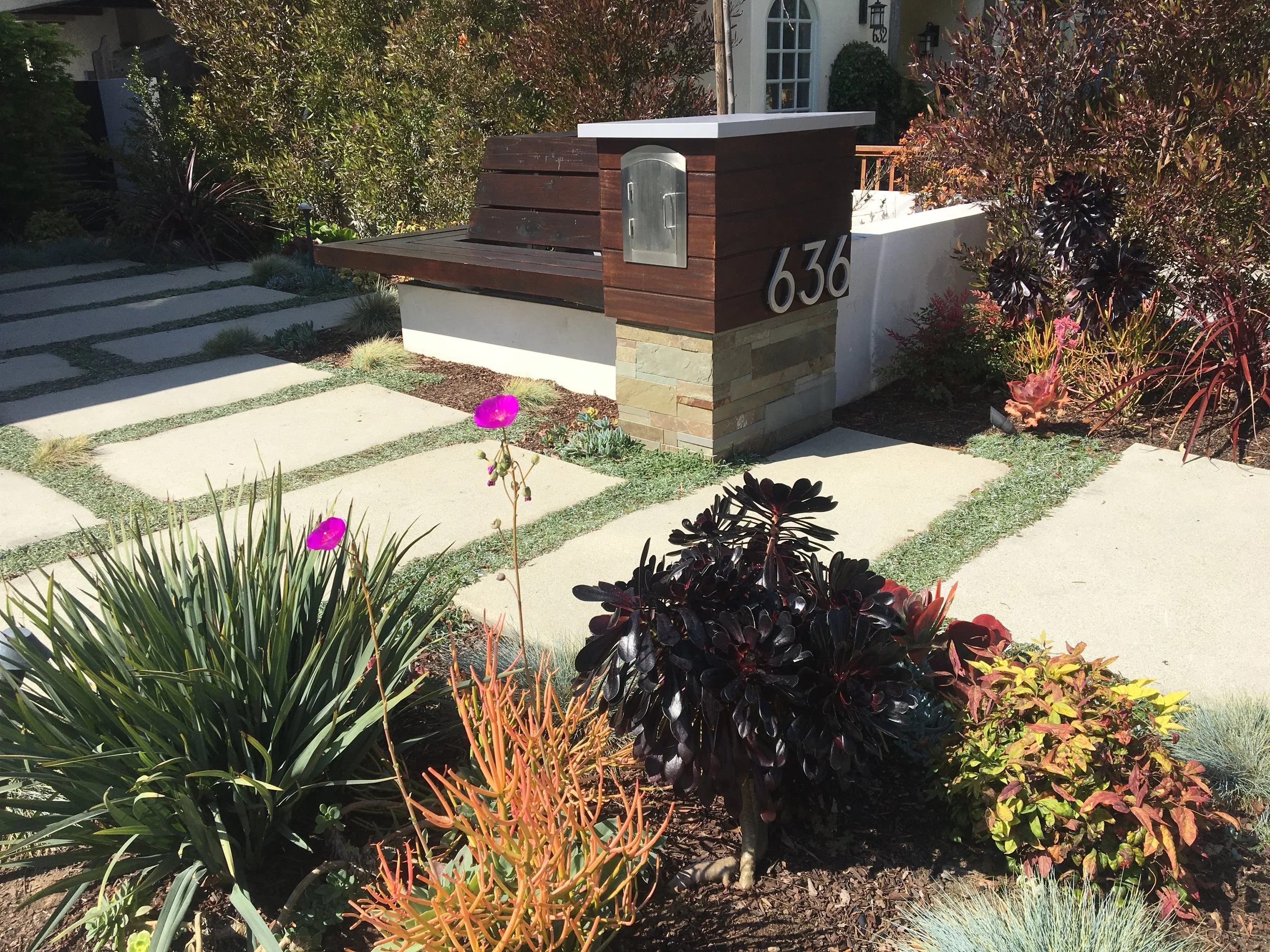 GUSTAFSON_MAILBOX.JPG