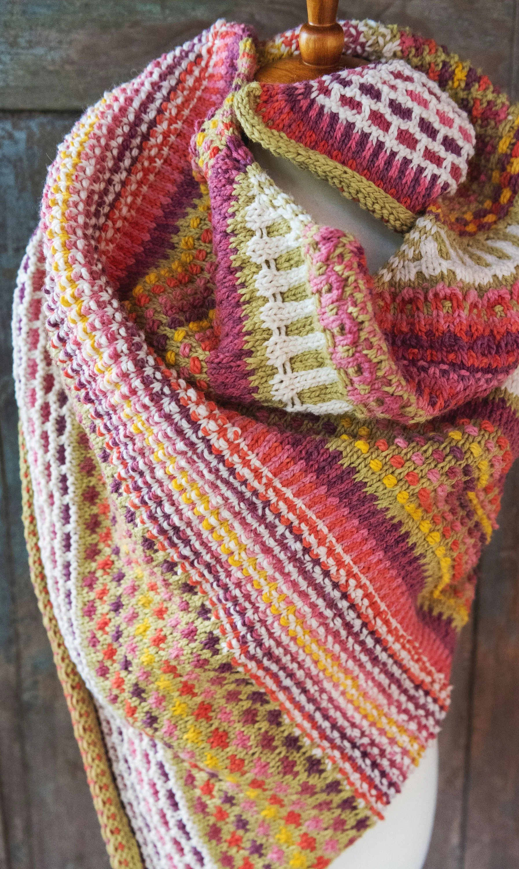 Flos Ambulare Textured Shawl Knitting Pattern