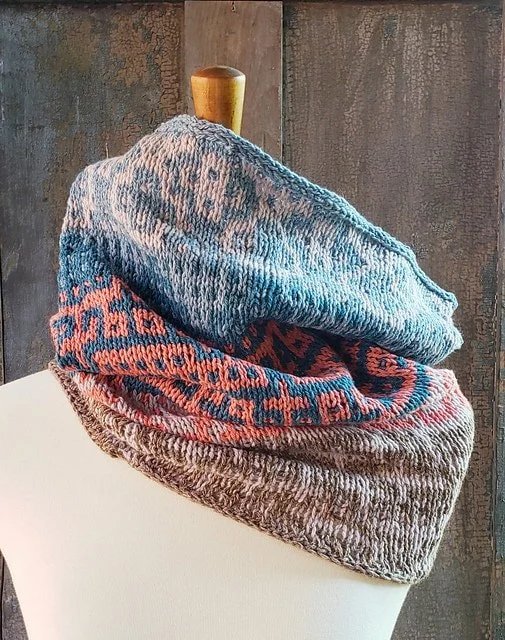 Knitting Pattern: Taos Chunky Cowl
