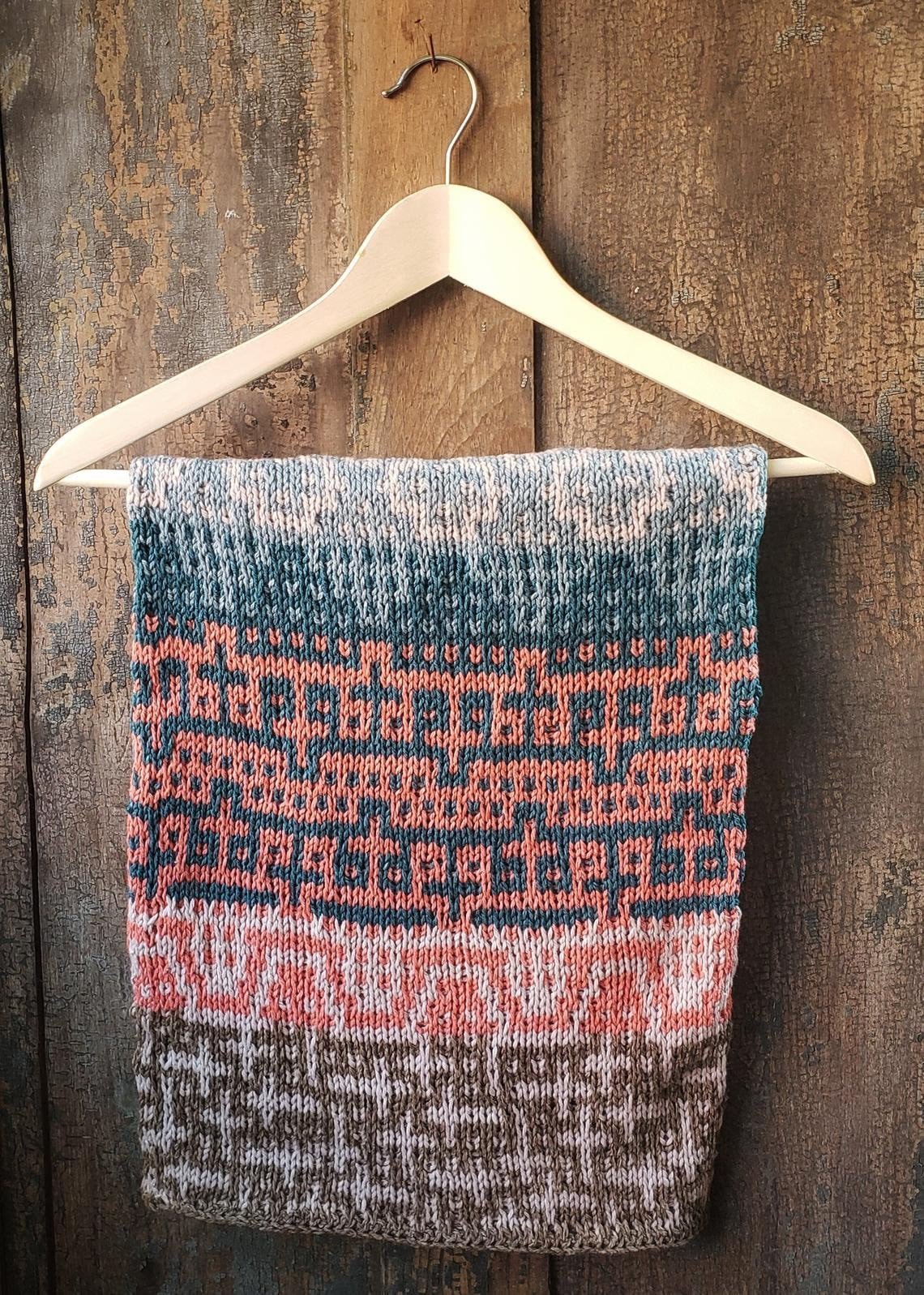 Taos Chunky Cowl - Mosaic Knitting Pattern