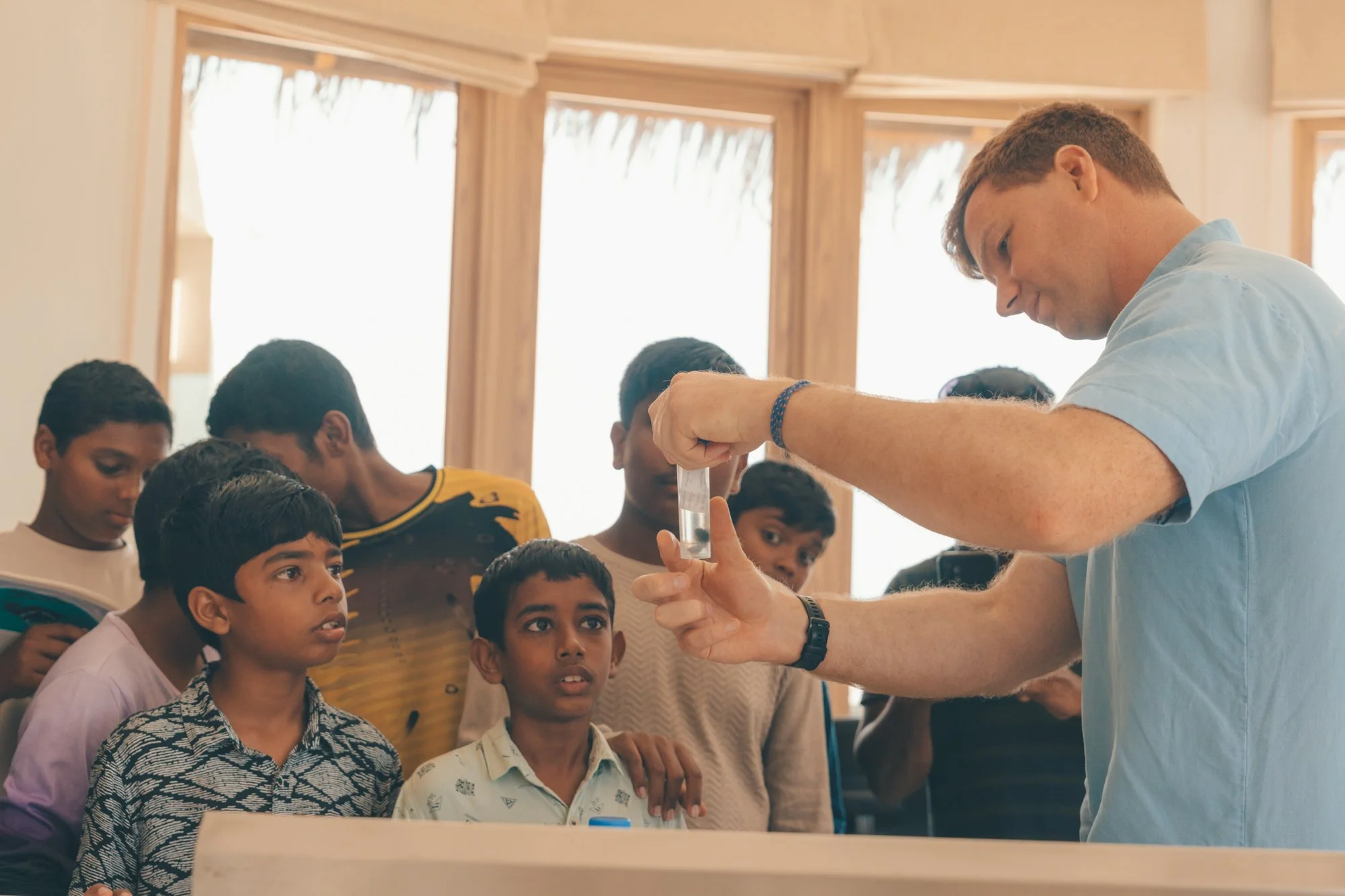 KUNAHANDHOO KIDS EXPLORE THE SHELL! 