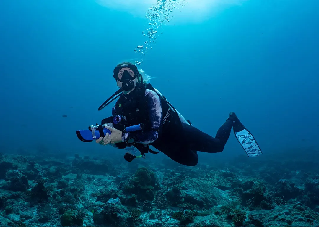 Save Our Seas - Ten Seconds to See Inside a Manta