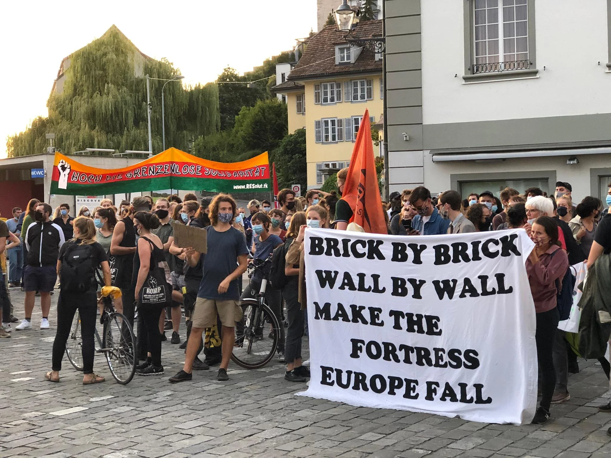 Schweizer Städte wollen Menschen aus Lesbos aufnehmen