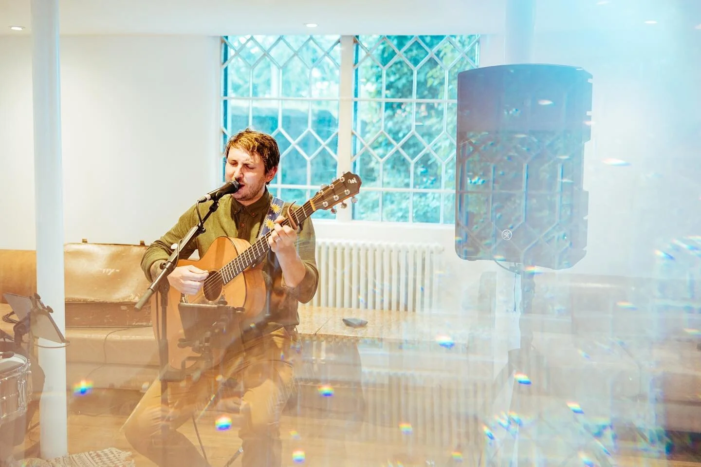 Decisions.

The Ceremony 💝 💍   The Afternoon ☀️ 🍸 🍺   The Meal 🥗🍲  The Evening 🕺 🪩 💃   Where would you have us play?? This was taken from a meal set! 
Wanna check us out?
 📅15APR - 
📍@eventsundercanvastipis 

📅 10MAY - 
📍 @houchinsweddin